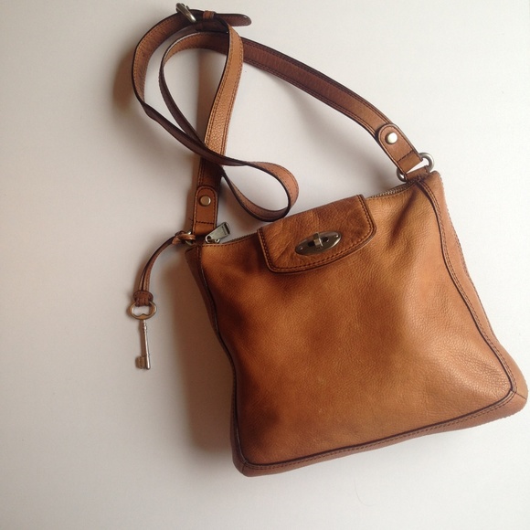 Fossil Handbags - Beautiful Brown Fossil Pebble Leather Crossbody